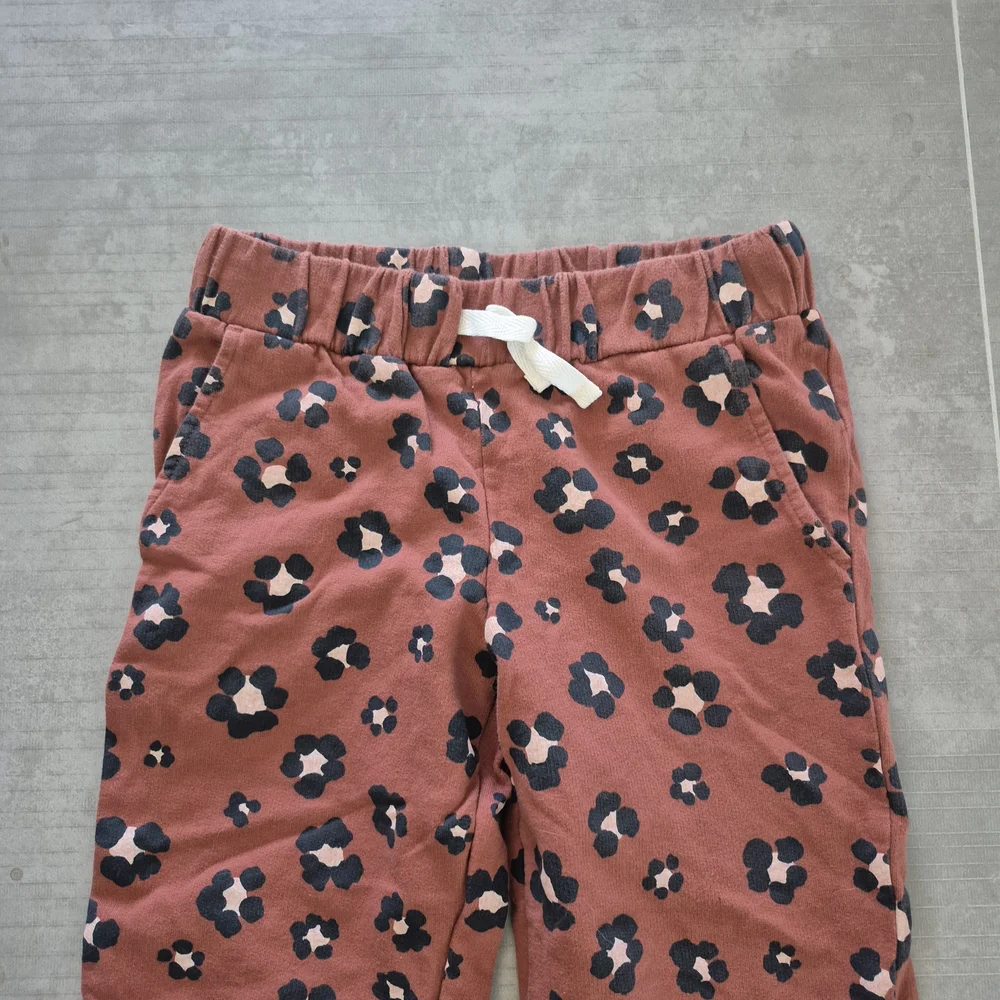 Carter's Girls Sz 7 Sweatpants Black & Pink Floral Leopard Jogger 100% Cotton - Picture 2 of 4